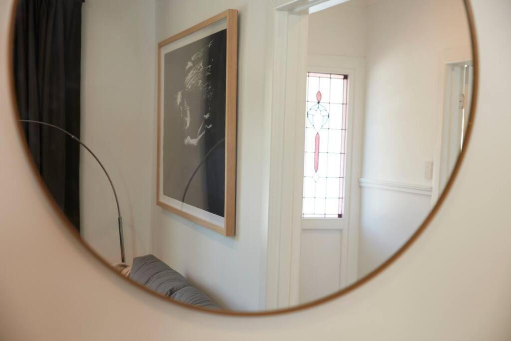 Enjoy A Renovated Retreat With Outdoor Bath Creswick